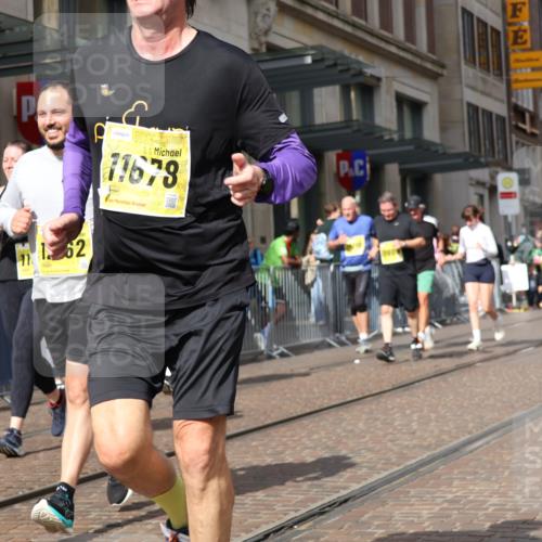 13.09.2026 - 21. swb-Marathon Bremen Strokosch-Dieckow http://msf.ph/oto/10343049 13.09.2026 11:08:28 Ziel 10229, 10399, 10469, 10599, 10609, 11053, 11065, 11074, 11358, 11421, 11434, 11678, 11710, 11718, 11812, 11834, 12162, 12256, 12353, 12438, 12517, 10135, 10188, 10229, 10793, 10851, 10859, 11032, 11065, 11124, 11263, 11509, 11560, 11561, 11888, 11968, 12073, 12164, 12315, 12325, 12384, 12410, 12516 meine-sportfotos.de