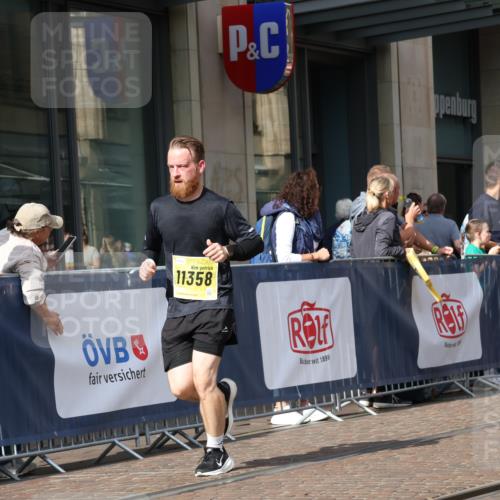 13.09.2026 - 21. swb-Marathon Bremen Strokosch-Dieckow http://msf.ph/oto/10343062 13.09.2026 11:08:29 Ziel 10217, 10399, 10469, 10599, 10609, 11053, 11074, 11358, 11421, 11434, 11678, 11710, 11718, 11812, 11834, 12162, 12256, 12353, 12438, 12517, 10135, 10188, 10229, 10793, 10851, 10859, 11032, 11065, 11124, 11263, 11509, 11560, 11561, 11678, 11888, 11968, 12073, 12164, 12315, 12325, 12410, 12516 meine-sportfotos.de