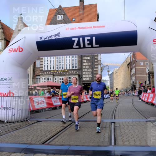 13.09.2026 - 21. swb-Marathon Bremen Tim E. http://msf.ph/oto/10343065 13.09.2026 11:13:17 Ziel 10483, 10804, 10893, 11357, 11606, 11627, 11671, 11832, 12050, 12060, 12393, 12418 meine-sportfotos.de