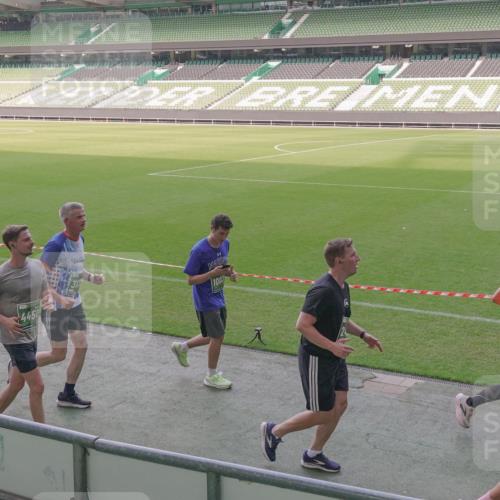 13.09.2026 - 21. swb-Marathon Bremen Michael Burmester http://msf.ph/oto/10343066 13.09.2026 13:27:08 Laufen im Stadion 186, 202, 357, 364, 390, 530, 597, 645, 726, 833, 888, 1077, 1283, 1412, 1473, 1487, 1530, 1608, 1618, 1700, 1744, 1769, 1828, 1961, 1984, 2236, 2273, 2309, 2382, 2384, 2388, 2404, 2428, 2502, 2507, 2508, 2542, 2558, 2576, 2582, 2592, 2656, 2675, 2725, 2748, 2817, 2875, 2876, 2923, 2965, 2970, 3045, 3047, 3050, 3062, 3073, 3084, 3097, 3172, 3184, 3219, 3359, 3433, 3540, 3592, 3629, 3756, 3851, 3885, 3907, 3978, 4457, 4660 meine-sportfotos.de