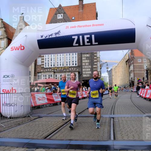 13.09.2026 - 21. swb-Marathon Bremen Tim E. http://msf.ph/oto/10343073 13.09.2026 11:13:17 Ziel 10483, 10804, 10893, 11357, 11606, 11627, 11671, 11832, 12050, 12060, 12393, 12418 meine-sportfotos.de