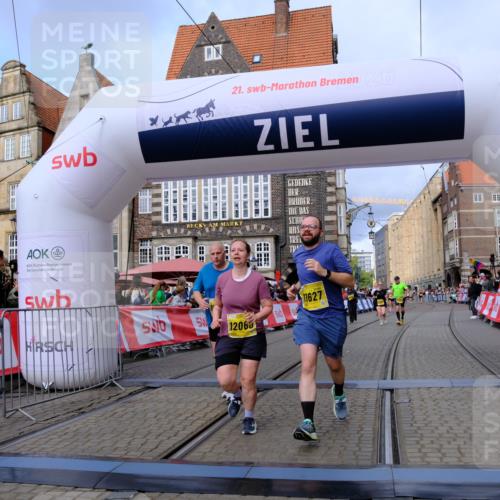 13.09.2026 - 21. swb-Marathon Bremen Tim E. http://msf.ph/oto/10343084 13.09.2026 11:13:17 Ziel 10483, 10804, 10893, 11357, 11606, 11627, 11671, 11832, 12050, 12060, 12393, 12418 meine-sportfotos.de