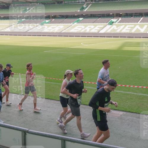 13.09.2026 - 21. swb-Marathon Bremen Michael Burmester http://msf.ph/oto/10343102 13.09.2026 13:27:11 Laufen im Stadion 186, 202, 357, 364, 390, 530, 597, 645, 726, 833, 888, 1077, 1283, 1412, 1473, 1487, 1530, 1608, 1618, 1700, 1744, 1769, 1828, 1958, 1961, 1984, 2236, 2273, 2309, 2382, 2384, 2388, 2404, 2428, 2502, 2507, 2508, 2542, 2558, 2576, 2582, 2592, 2656, 2675, 2725, 2748, 2817, 2875, 2876, 2923, 2965, 2970, 3045, 3047, 3050, 3062, 3073, 3084, 3097, 3172, 3184, 3219, 3359, 3433, 3540, 3592, 3629, 3756, 3851, 3885, 3907, 3978, 4457, 4660 meine-sportfotos.de