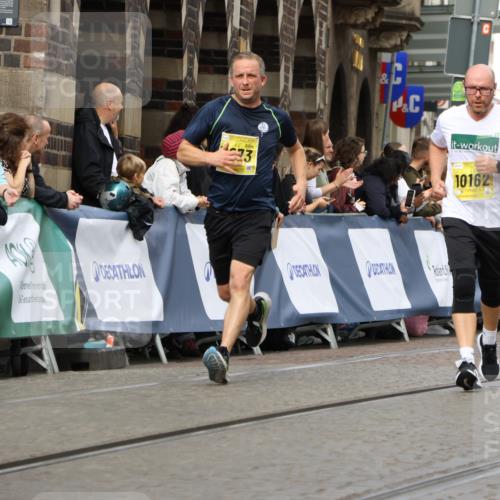 13.09.2026 - 21. swb-Marathon Bremen Strokosch-Dieckow http://msf.ph/oto/10343106 13.09.2026 10:51:50 Ziel 10334, 10381, 10544, 10763, 10825, 10862, 10984, 11145, 11787, 12329, 12424, 12548, 13631, 10218, 10588, 11277, 11285, 11376, 11487, 11555, 11784, 11869, 11877, 11962, 12349 meine-sportfotos.de