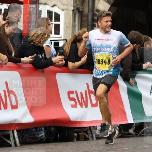 13.09.2026 - 21. swb-Marathon Bremen Strokosch-Dieckow http://msf.ph/oto/10343122 13.09.2026 10:51:51 Ziel 10334, 10381, 10544, 10763, 10825, 10862, 10984, 11145, 11787, 12329, 12424, 12548, 13631, 10218, 10588, 11277, 11285, 11376, 11487, 11555, 11784, 11869, 11877, 11962, 12349 meine-sportfotos.de
