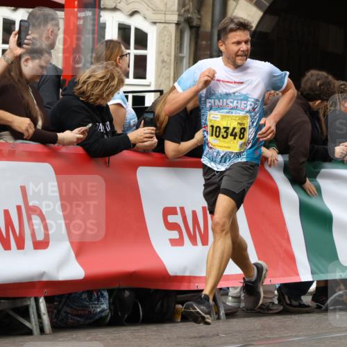 13.09.2026 - 21. swb-Marathon Bremen Strokosch-Dieckow http://msf.ph/oto/10343135 13.09.2026 10:51:51 Ziel 10334, 10381, 10544, 10763, 10825, 10862, 10984, 11145, 11787, 12329, 12424, 12548, 13631, 10218, 10588, 11277, 11285, 11376, 11487, 11555, 11784, 11869, 11877, 11962, 12349 meine-sportfotos.de