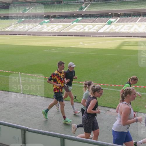 13.09.2026 - 21. swb-Marathon Bremen Michael Burmester http://msf.ph/oto/10343191 13.09.2026 13:27:23 Laufen im Stadion 111, 186, 202, 357, 364, 390, 478, 597, 726, 829, 833, 888, 925, 1077, 1220, 1412, 1473, 1496, 1530, 1608, 1618, 1700, 1769, 1958, 1961, 1984, 2236, 2273, 2309, 2382, 2384, 2388, 2404, 2428, 2502, 2507, 2508, 2542, 2558, 2576, 2582, 2592, 2656, 2675, 2725, 2748, 2817, 2875, 2876, 2923, 2965, 2970, 3045, 3047, 3050, 3073, 3084, 3184, 3219, 3359, 3433, 3540, 3592, 3629, 3756, 3851, 3885, 3907, 3978, 4457, 4660 meine-sportfotos.de