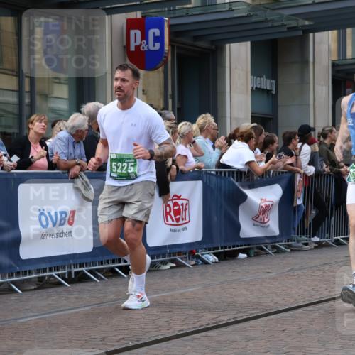 13.09.2026 - 21. swb-Marathon Bremen Strokosch-Dieckow http://msf.ph/oto/10343194 13.09.2026 13:28:42 Ziel 394, 430, 565, 687, 722, 725, 745, 936, 1014, 1274, 1688, 2070, 2223, 2276, 2378, 2851, 2891, 3419, 3444, 3665, 3938, 4590, 5225, 5267, 5531, 5691, 5865, 6099, 6817, 6937, 6955, 7134, 8984, 8985, 9562, 9661, 13174, 178, 210, 613, 1239, 1380, 1914, 2047, 2764, 2891, 3028, 3294, 3348, 3597, 4102, 4250, 4564, 5683, 6914, 6957, 7263, 7527, 8429, 8483, 8570, 8938, 9064, 9176, 9549, 13012 meine-sportfotos.de