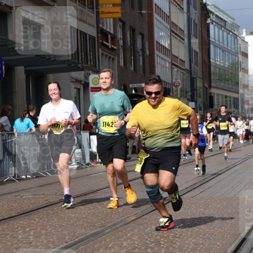 13.09.2026 - 21. swb-Marathon Bremen Strokosch-Dieckow http://msf.ph/oto/10343206 13.09.2026 11:08:33 Ziel 10217, 10399, 10455, 10469, 10599, 10609, 11011, 11053, 11074, 11358, 11421, 11434, 11531, 11710, 11718, 11812, 11834, 11905, 12192, 12256, 12353, 12438, 12517, 10135, 10188, 10229, 10851, 11065, 11124, 11263, 11509, 11560, 11561, 11678, 11888, 11968, 12073, 12162, 12164, 12315, 12325, 12410, 12516 meine-sportfotos.de