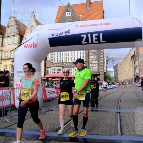 13.09.2026 - 21. swb-Marathon Bremen Tim E. http://msf.ph/oto/10343250 13.09.2026 11:13:24 Ziel 10804, 10893, 11048, 11357, 11606, 11627, 12050, 12060, 12393, 12418 meine-sportfotos.de