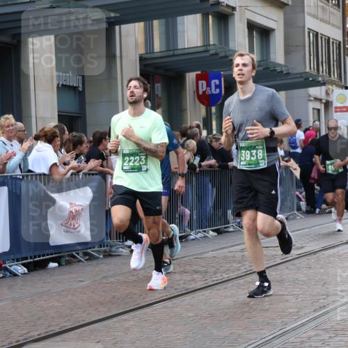 13.09.2026 - 21. swb-Marathon Bremen Strokosch-Dieckow http://msf.ph/oto/10343288 13.09.2026 13:28:45 Ziel 394, 430, 565, 687, 722, 725, 745, 936, 1014, 1274, 1688, 2023, 2070, 2223, 2378, 2851, 3419, 3665, 3796, 3938, 4590, 5036, 5225, 5267, 5531, 5691, 5865, 6099, 6817, 6937, 6955, 7134, 7149, 7361, 8984, 8985, 9562, 9661, 13174, 613, 1239, 1914, 2276, 2764, 2891, 3028, 3348, 3444, 4102, 4250, 4564, 5683, 6914, 6957, 7263, 7527, 8483, 8570, 8938, 9176, 13012 meine-sportfotos.de