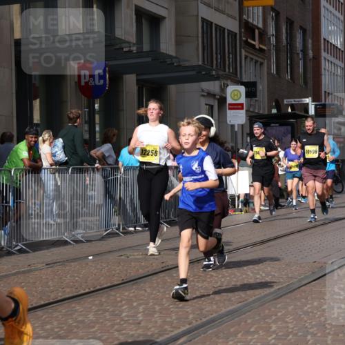 13.09.2026 - 21. swb-Marathon Bremen Strokosch-Dieckow http://msf.ph/oto/10343299 13.09.2026 11:08:36 Ziel 10217, 10399, 10455, 10469, 10570, 10599, 10609, 10630, 11011, 11053, 11074, 11138, 11358, 11421, 11434, 11531, 11710, 11718, 11812, 11905, 12192, 12256, 12353, 12438, 12517, 12554, 10229, 10609, 10851, 11065, 11124, 11509, 11560, 11561, 11678, 11834, 11888, 11968, 12073, 12162, 12164, 12315, 12325, 12410, 12516 meine-sportfotos.de