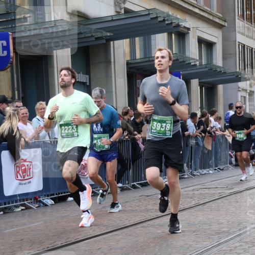 13.09.2026 - 21. swb-Marathon Bremen Strokosch-Dieckow http://msf.ph/oto/10343301 13.09.2026 13:28:45 Ziel 394, 430, 565, 687, 722, 725, 745, 936, 1014, 1274, 1688, 2023, 2070, 2223, 2378, 2851, 3419, 3665, 3796, 3938, 4590, 5036, 5225, 5267, 5531, 5691, 5865, 6099, 6817, 6937, 6955, 7134, 7149, 7361, 8984, 8985, 9562, 9661, 13174, 613, 1239, 1914, 2276, 2764, 2891, 3028, 3348, 3444, 4102, 4250, 4564, 5683, 6914, 6957, 7263, 7527, 8483, 8570, 8938, 9176, 13012 meine-sportfotos.de