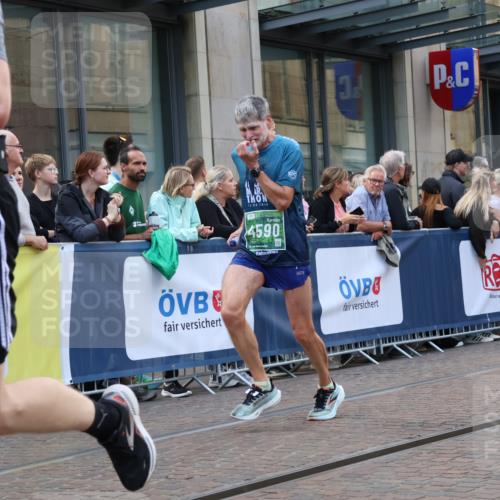 13.09.2026 - 21. swb-Marathon Bremen Strokosch-Dieckow http://msf.ph/oto/10343362 13.09.2026 13:28:47 Ziel 303, 394, 430, 565, 687, 722, 725, 745, 936, 1014, 1274, 1545, 1688, 1823, 2023, 2070, 2223, 2378, 2851, 2867, 3419, 3665, 3796, 3938, 4590, 5036, 5225, 5531, 5691, 5865, 6030, 6099, 6817, 6937, 6955, 7134, 7149, 7361, 8984, 8985, 9249, 9562, 9661, 10128, 613, 1239, 1914, 2276, 2764, 2891, 3028, 3348, 3444, 4102, 4250, 4564, 5267, 5683, 6914, 6957, 7263, 7527, 8483, 8938, 9176, 13012 meine-sportfotos.de