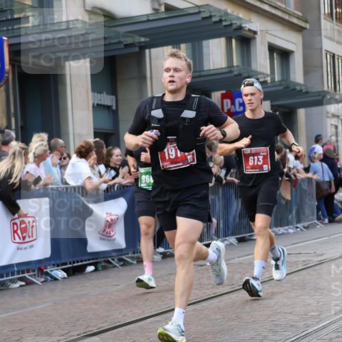 13.09.2026 - 21. swb-Marathon Bremen Strokosch-Dieckow http://msf.ph/oto/10343391 13.09.2026 13:28:48 Ziel 303, 394, 430, 565, 596, 651, 687, 722, 725, 745, 936, 1014, 1274, 1545, 1688, 1823, 2023, 2070, 2223, 2378, 2851, 2867, 3419, 3665, 3796, 3912, 3938, 4590, 5036, 5225, 5865, 6030, 6099, 6817, 6937, 6955, 7149, 7361, 7860, 8984, 8985, 9249, 9661, 10128, 613, 1239, 1914, 2276, 2764, 2891, 3028, 3348, 3444, 4102, 4250, 4564, 5267, 5683, 6914, 6957, 7263, 7527, 8483, 8938, 9176, 13012 meine-sportfotos.de