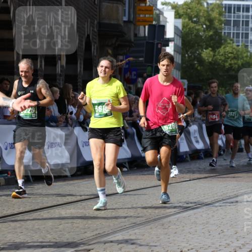 13.09.2026 - 21. swb-Marathon Bremen Strokosch-Dieckow http://msf.ph/oto/10343426 13.09.2026 13:27:24 Ziel 531, 946, 1493, 1494, 2089, 2454, 3076, 3302, 3510, 3527, 4121, 4327, 4397, 4558, 4563, 5689, 5943, 6455, 6776, 7027, 7072, 7246, 7317, 7849, 8219, 9150, 9159, 9511, 9854, 9878, 10112, 323, 593, 857, 940, 1006, 1373, 1574, 2345, 2668, 3013, 3460, 3521, 4421, 5081, 5220, 5290, 5358, 5557, 5616, 6306, 7110 meine-sportfotos.de