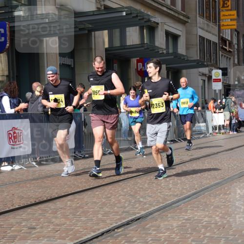 13.09.2026 - 21. swb-Marathon Bremen Strokosch-Dieckow http://msf.ph/oto/10343439 13.09.2026 11:08:42 Ziel 10217, 10321, 10455, 10469, 10570, 10599, 10630, 11011, 11053, 11074, 11091, 11138, 11304, 11434, 11531, 11578, 11812, 11905, 11987, 12155, 12192, 12256, 12337, 12353, 12438, 12517, 12554, 10229, 10399, 10609, 11065, 11124, 11358, 11421, 11560, 11561, 11678, 11710, 11718, 11834, 11888, 11968, 12073, 12162, 12164, 12315, 12410, 12516 meine-sportfotos.de