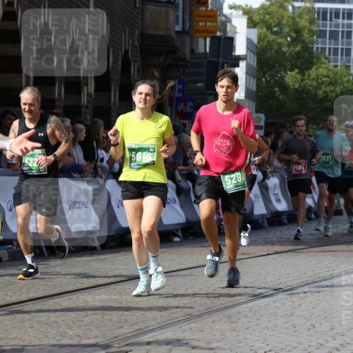 13.09.2026 - 21. swb-Marathon Bremen Strokosch-Dieckow http://msf.ph/oto/10343454 13.09.2026 13:27:24 Ziel 531, 946, 1493, 1494, 2089, 2454, 3076, 3302, 3510, 3527, 4121, 4327, 4397, 4558, 4563, 5689, 5943, 6455, 6776, 7027, 7072, 7246, 7317, 7849, 8219, 9150, 9159, 9511, 9854, 9878, 10112, 323, 593, 857, 940, 1006, 1373, 1574, 2345, 2668, 3013, 3460, 3521, 4421, 5081, 5220, 5290, 5358, 5557, 5616, 6306, 7110 meine-sportfotos.de