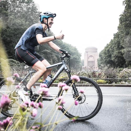 13.09.2026 - Stadtparktriathlon H.Heesch http://msf.ph/oto/10343470 13.09.2026 10:20:58 Radfahren 354, 357, 386, 428 meine-sportfotos.de