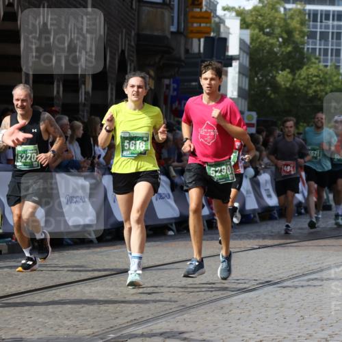 13.09.2026 - 21. swb-Marathon Bremen Strokosch-Dieckow http://msf.ph/oto/10343481 13.09.2026 13:27:24 Ziel 531, 946, 1493, 1494, 2089, 2454, 3076, 3302, 3510, 3527, 4121, 4327, 4397, 4558, 4563, 5689, 5943, 6455, 6776, 7027, 7072, 7246, 7317, 7849, 8219, 9150, 9159, 9511, 9854, 9878, 10112, 323, 593, 857, 940, 1006, 1373, 1574, 2345, 2668, 3013, 3460, 3521, 4421, 5081, 5220, 5290, 5358, 5557, 5616, 6306, 7110 meine-sportfotos.de