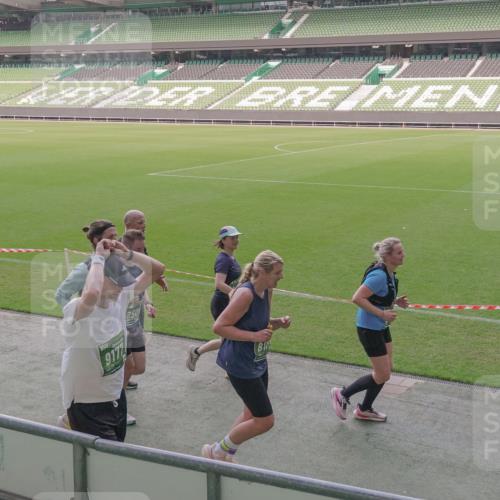 13.09.2026 - 21. swb-Marathon Bremen Michael Burmester http://msf.ph/oto/10343501 13.09.2026 13:28:12 Laufen im Stadion 111, 186, 220, 357, 364, 478, 597, 726, 829, 888, 925, 1079, 1220, 1298, 1325, 1412, 1496, 1608, 1700, 1741, 1769, 1777, 1958, 1961, 1984, 2236, 2365, 2388, 2404, 2472, 2502, 2507, 2542, 2574, 2593, 2725, 2743, 2748, 2868, 2875, 2876, 2923, 2924, 2991, 3045, 3050, 3061, 3073, 3154, 3184, 3219, 3321, 3540, 3589, 3592, 3594, 3595, 3678, 3694, 3756, 3798, 3826, 3853, 3885, 3907, 3978, 3987, 4108, 4238, 4457, 4660 meine-sportfotos.de