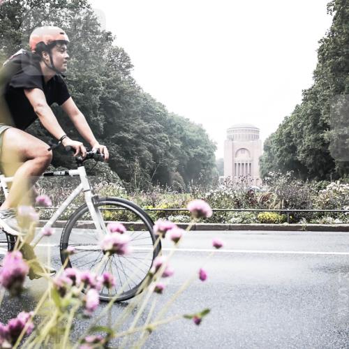 13.09.2026 - Stadtparktriathlon H.Heesch http://msf.ph/oto/10343512 13.09.2026 10:21:18 Radfahren 237, 265, 353 meine-sportfotos.de