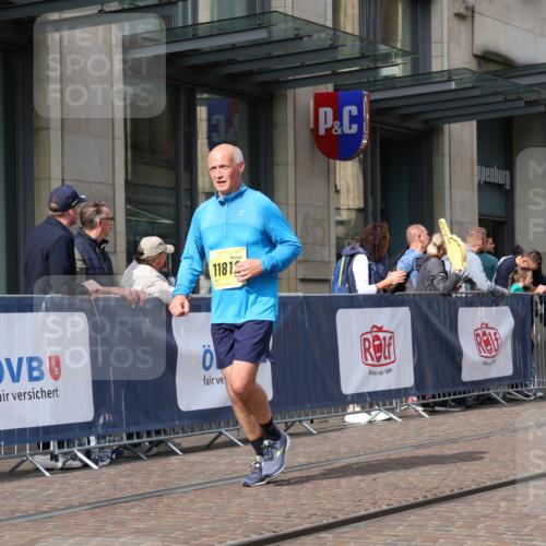 13.09.2026 - 21. swb-Marathon Bremen Strokosch-Dieckow http://msf.ph/oto/10343522 13.09.2026 11:08:46 Ziel 10217, 10314, 10321, 10455, 10570, 10599, 10630, 10686, 10983, 11011, 11053, 11074, 11091, 11138, 11304, 11434, 11531, 11578, 11812, 11905, 11987, 12155, 12192, 12337, 12353, 12438, 12554, 10229, 10399, 10469, 10609, 11065, 11358, 11421, 11560, 11561, 11678, 11710, 11718, 11834, 11888, 11968, 12162, 12164, 12256, 12410, 12516, 12517 meine-sportfotos.de