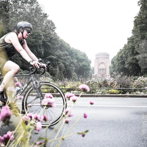 13.09.2026 - Stadtparktriathlon H.Heesch http://msf.ph/oto/10343580 13.09.2026 10:21:43 Radfahren 242, 256, 457, 461 meine-sportfotos.de