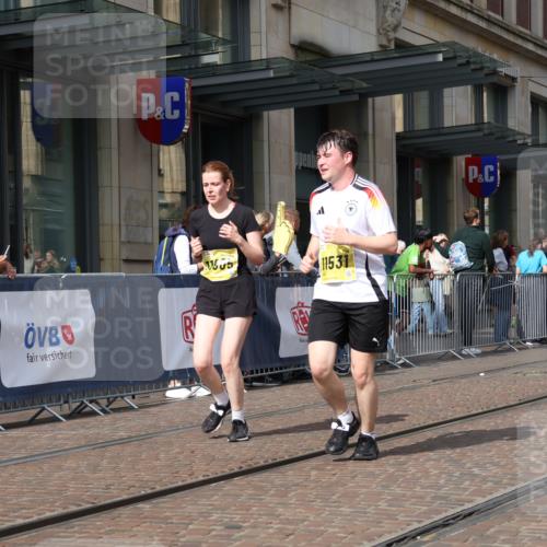 13.09.2026 - 21. swb-Marathon Bremen Strokosch-Dieckow http://msf.ph/oto/10343587 13.09.2026 11:08:49 Ziel 10217, 10314, 10321, 10455, 10570, 10630, 10686, 10983, 11011, 11053, 11074, 11091, 11138, 11304, 11531, 11578, 11764, 11812, 11905, 11987, 12155, 12192, 12337, 12438, 12491, 12554, 13607, 10229, 10399, 10469, 10599, 10609, 11053, 11065, 11358, 11421, 11434, 11678, 11710, 11718, 11834, 11888, 12162, 12256, 12353, 12438, 12516, 12517 meine-sportfotos.de