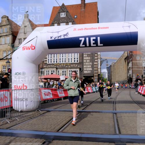 13.09.2026 - 21. swb-Marathon Bremen Tim E. http://msf.ph/oto/10343635 13.09.2026 11:13:47 Ziel 10484, 10545, 10883, 10889, 11084, 11392, 11670, 11954, 11999, 12280, 12460, 12521 meine-sportfotos.de