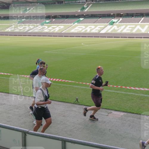 13.09.2026 - 21. swb-Marathon Bremen Michael Burmester http://msf.ph/oto/10343648 13.09.2026 13:28:30 Laufen im Stadion 111, 186, 220, 357, 422, 476, 478, 597, 685, 726, 729, 754, 829, 888, 925, 986, 1079, 1220, 1298, 1325, 1384, 1412, 1496, 1608, 1615, 1741, 1769, 1777, 1958, 1961, 1984, 2236, 2326, 2365, 2472, 2502, 2507, 2574, 2593, 2725, 2743, 2862, 2868, 2875, 2876, 2923, 2924, 2991, 3020, 3045, 3061, 3073, 3154, 3184, 3219, 3238, 3274, 3321, 3361, 3589, 3592, 3594, 3595, 3678, 3694, 3755, 3756, 3798, 3826, 3853, 3885, 3907, 3953, 3965, 3971, 3978, 3987, 4108, 4238, 4457, 4660 meine-sportfotos.de