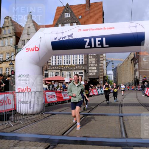 13.09.2026 - 21. swb-Marathon Bremen Tim E. http://msf.ph/oto/10343649 13.09.2026 11:13:47 Ziel 10484, 10545, 10883, 10889, 11084, 11392, 11670, 11954, 11999, 12280, 12460, 12521 meine-sportfotos.de