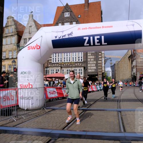 13.09.2026 - 21. swb-Marathon Bremen Tim E. http://msf.ph/oto/10343658 13.09.2026 11:13:47 Ziel 10484, 10545, 10883, 10889, 11084, 11392, 11670, 11954, 11999, 12280, 12460, 12521 meine-sportfotos.de