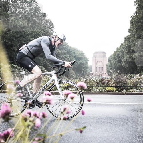13.09.2026 - Stadtparktriathlon H.Heesch http://msf.ph/oto/10343661 13.09.2026 10:22:20 Radfahren 232, 297, 299, 464 meine-sportfotos.de