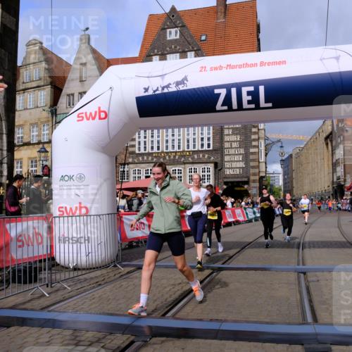13.09.2026 - 21. swb-Marathon Bremen Tim E. http://msf.ph/oto/10343673 13.09.2026 11:13:47 Ziel 10484, 10545, 10883, 10889, 11084, 11392, 11670, 11954, 11999, 12280, 12460, 12521 meine-sportfotos.de