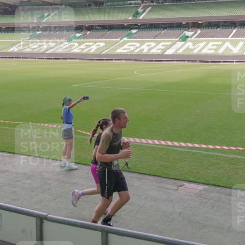 13.09.2026 - 21. swb-Marathon Bremen Michael Burmester http://msf.ph/oto/10343681 13.09.2026 13:28:33 Laufen im Stadion 111, 220, 357, 422, 476, 478, 597, 685, 726, 729, 754, 829, 888, 925, 986, 1079, 1220, 1298, 1325, 1384, 1412, 1496, 1608, 1615, 1741, 1769, 1777, 1958, 1961, 1984, 2236, 2326, 2365, 2472, 2502, 2507, 2574, 2593, 2725, 2743, 2862, 2868, 2875, 2876, 2923, 2924, 2991, 3020, 3045, 3061, 3073, 3154, 3184, 3219, 3238, 3274, 3321, 3361, 3589, 3592, 3594, 3595, 3678, 3694, 3755, 3798, 3826, 3853, 3885, 3907, 3953, 3965, 3971, 3978, 3987, 4011, 4108, 4238, 4457, 4660 meine-sportfotos.de