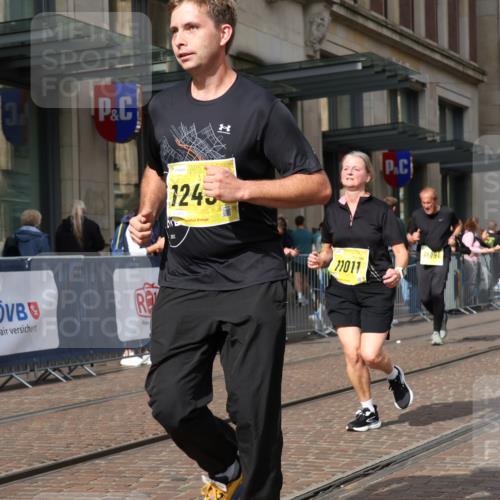 13.09.2026 - 21. swb-Marathon Bremen Strokosch-Dieckow http://msf.ph/oto/10343697 13.09.2026 11:08:52 Ziel 10217, 10314, 10321, 10455, 10570, 10630, 10664, 10686, 10694, 10983, 11011, 11091, 11138, 11304, 11531, 11578, 11764, 11812, 11882, 11905, 11915, 11987, 12155, 12192, 12337, 12491, 12554, 13607, 10229, 10399, 10469, 10599, 10609, 11053, 11065, 11074, 11358, 11421, 11434, 11678, 11710, 11718, 11812, 11834, 12162, 12256, 12353, 12438, 12516, 12517 meine-sportfotos.de