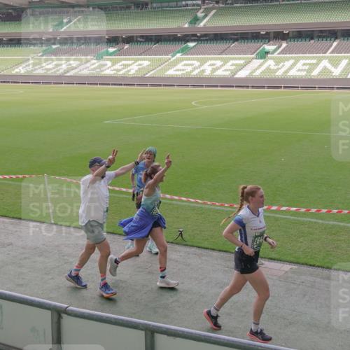13.09.2026 - 21. swb-Marathon Bremen Michael Burmester http://msf.ph/oto/10343712 13.09.2026 13:28:38 Laufen im Stadion 111, 220, 357, 422, 476, 478, 597, 685, 726, 729, 754, 829, 888, 925, 986, 1079, 1220, 1298, 1325, 1384, 1412, 1496, 1608, 1615, 1741, 1769, 1777, 1958, 1961, 1984, 2236, 2326, 2365, 2436, 2472, 2502, 2574, 2593, 2725, 2743, 2862, 2868, 2876, 2923, 2924, 2991, 3020, 3045, 3061, 3073, 3129, 3154, 3184, 3219, 3238, 3274, 3321, 3361, 3589, 3592, 3594, 3595, 3605, 3678, 3694, 3755, 3758, 3798, 3826, 3853, 3885, 3907, 3953, 3965, 3971, 3978, 3987, 4011, 4108, 4238, 4457, 4660 meine-sportfotos.de