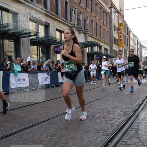 13.09.2026 - 21. swb-Marathon Bremen Strokosch-Dieckow http://msf.ph/oto/10343764 13.09.2026 13:29:02 Ziel 132, 303, 394, 596, 651, 745, 1083, 1365, 1387, 1545, 1823, 2023, 2070, 2076, 2301, 2742, 2867, 2957, 3258, 3721, 3796, 3846, 3912, 4541, 5036, 5244, 5599, 6030, 6103, 6499, 6690, 7013, 7149, 7361, 7426, 7631, 7649, 7860, 8007, 8009, 8066, 8099, 8277, 8338, 8675, 8831, 9249, 9661, 9889, 10128, 394, 430, 565, 687, 722, 725, 936, 1014, 1274, 1688, 2070, 2223, 2276, 2378, 2851, 2891, 3348, 3419, 3444, 3665, 3938, 4590, 5225, 5267, 7263, 7527 meine-sportfotos.de
