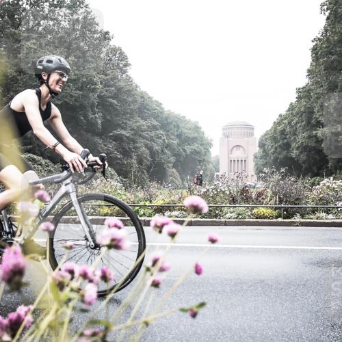 13.09.2026 - Stadtparktriathlon H.Heesch http://msf.ph/oto/10343819 13.09.2026 10:24:09 Radfahren 301, 306, 403 meine-sportfotos.de