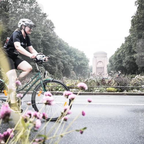 13.09.2026 - Stadtparktriathlon H.Heesch http://msf.ph/oto/10343828 13.09.2026 10:24:13 Radfahren 301, 306, 320, 409 meine-sportfotos.de