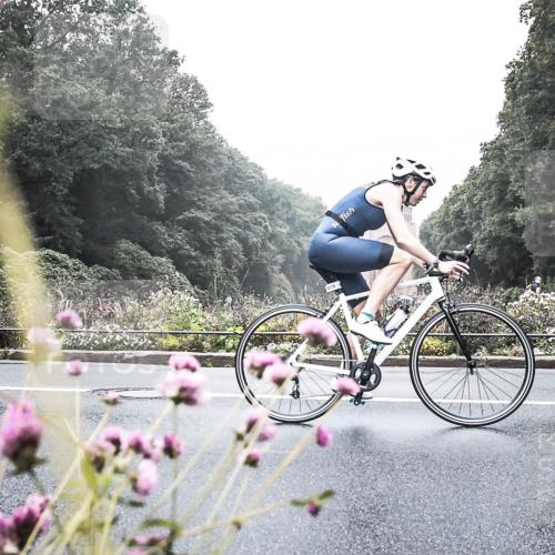 13.09.2026 - Stadtparktriathlon H.Heesch http://msf.ph/oto/10343836 13.09.2026 10:24:15 Radfahren 306, 320, 409, 445 meine-sportfotos.de