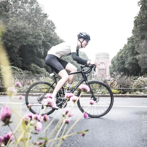 13.09.2026 - Stadtparktriathlon H.Heesch http://msf.ph/oto/10343861 13.09.2026 10:24:33 Radfahren 287, 289 meine-sportfotos.de