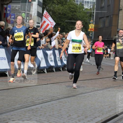 13.09.2026 - 21. swb-Marathon Bremen Strokosch-Dieckow http://msf.ph/oto/10343927 13.09.2026 10:52:06 Ziel 10162, 10183, 10281, 10348, 10467, 10641, 11273, 11542, 11685, 11733, 11777, 11784, 11962, 12329, 12349, 11371, 11610, 12319, 13578 meine-sportfotos.de