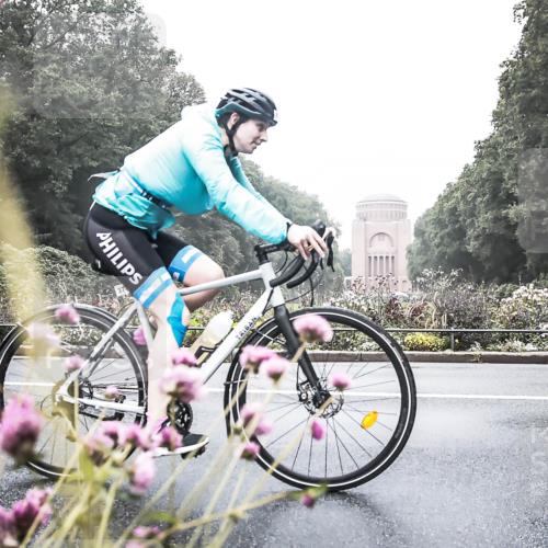 13.09.2026 - Stadtparktriathlon H.Heesch http://msf.ph/oto/10343943 13.09.2026 10:25:32 Radfahren 241, 317, 370 meine-sportfotos.de
