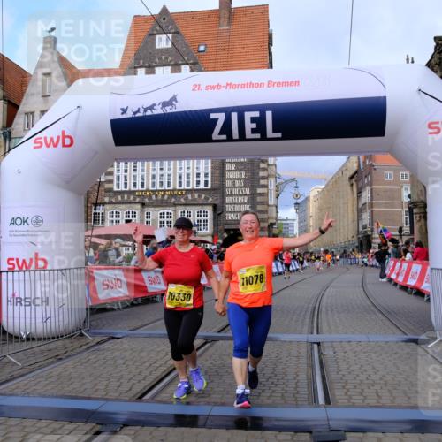 13.09.2026 - 21. swb-Marathon Bremen Tim E. http://msf.ph/oto/10343965 13.09.2026 11:14:05 Ziel 10330, 10766, 11078, 11999, 12010 meine-sportfotos.de