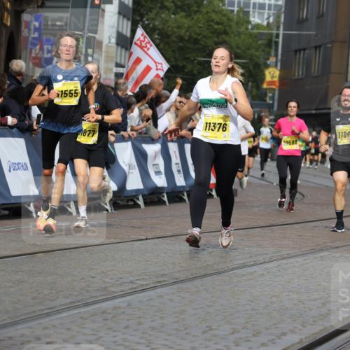13.09.2026 - 21. swb-Marathon Bremen Strokosch-Dieckow http://msf.ph/oto/10343967 13.09.2026 10:52:06 Ziel 10162, 10183, 10281, 10348, 10467, 10641, 11273, 11542, 11685, 11733, 11777, 11784, 11962, 12329, 12349, 11371, 11610, 12319, 13578 meine-sportfotos.de