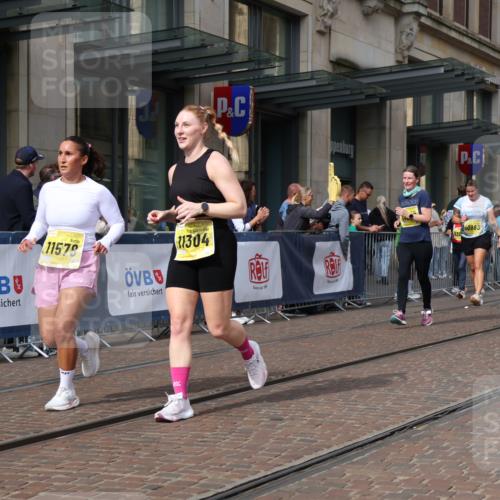 13.09.2026 - 21. swb-Marathon Bremen Strokosch-Dieckow http://msf.ph/oto/10344091 13.09.2026 11:08:59 Ziel 10314, 10321, 10556, 10570, 10630, 10664, 10686, 10694, 10769, 10823, 10981, 10983, 11091, 11138, 11225, 11304, 11578, 11764, 11882, 11883, 11914, 11915, 11987, 11995, 12155, 12322, 12337, 12491, 12532, 12554, 13607, 10217, 10399, 10455, 10469, 10599, 10609, 11011, 11053, 11074, 11358, 11421, 11434, 11531, 11710, 11718, 11812, 11834, 11905, 12192, 12256, 12353, 12438, 12517, 12554 meine-sportfotos.de
