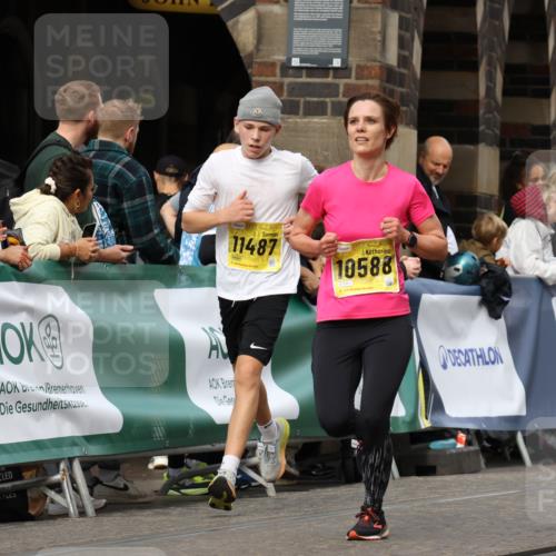 13.09.2026 - 21. swb-Marathon Bremen Strokosch-Dieckow http://msf.ph/oto/10344163 13.09.2026 10:52:13 Ziel 10162, 10183, 10218, 10281, 10467, 10641, 11273, 11277, 11285, 11376, 11542, 11555, 11685, 11733, 11777, 11784, 11869, 11877, 11962, 12349, 10761, 10958, 11371, 11604, 11605, 11610, 11669, 12319 meine-sportfotos.de