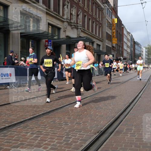 13.09.2026 - 21. swb-Marathon Bremen Strokosch-Dieckow http://msf.ph/oto/10344193 13.09.2026 11:09:01 Ziel 10314, 10321, 10556, 10570, 10664, 10686, 10694, 10769, 10823, 10981, 10983, 11091, 11138, 11225, 11304, 11578, 11764, 11882, 11883, 11914, 11915, 11987, 11995, 12155, 12322, 12337, 12474, 12491, 12532, 13607, 10217, 10399, 10455, 10469, 10570, 10599, 10609, 10630, 11011, 11053, 11074, 11138, 11358, 11421, 11434, 11531, 11710, 11718, 11812, 11905, 12192, 12256, 12353, 12438, 12517, 12554 meine-sportfotos.de